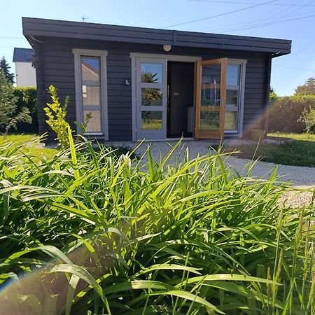 Tiny House Toute Equipee Avec Jardin Saint-Florent-sur-Cher Екстериор снимка