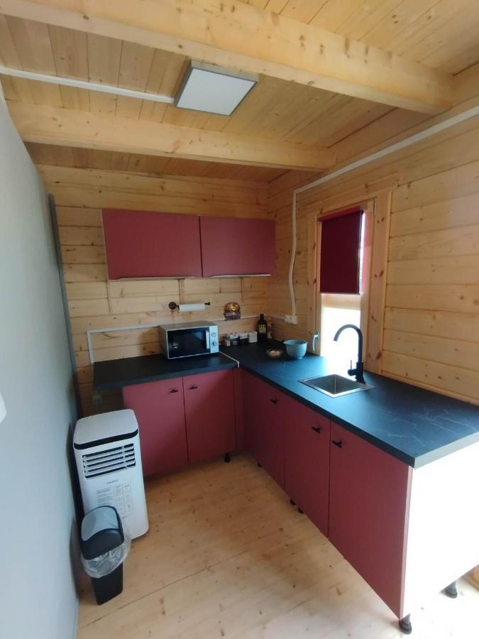 Tiny House Toute Equipee Avec Jardin Saint-Florent-sur-Cher Екстериор снимка
