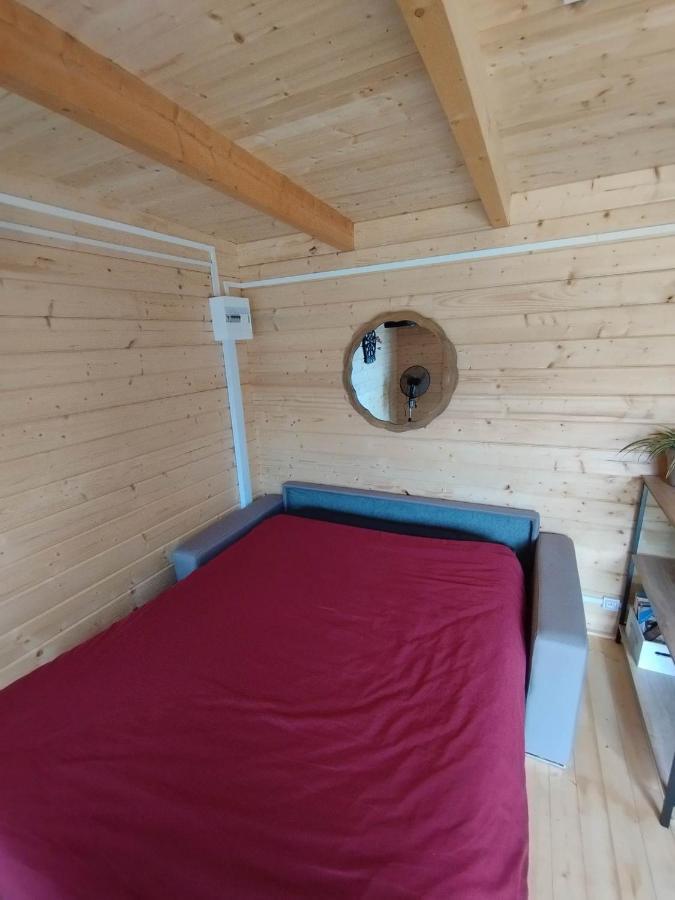 Tiny House Toute Equipee Avec Jardin Saint-Florent-sur-Cher Екстериор снимка